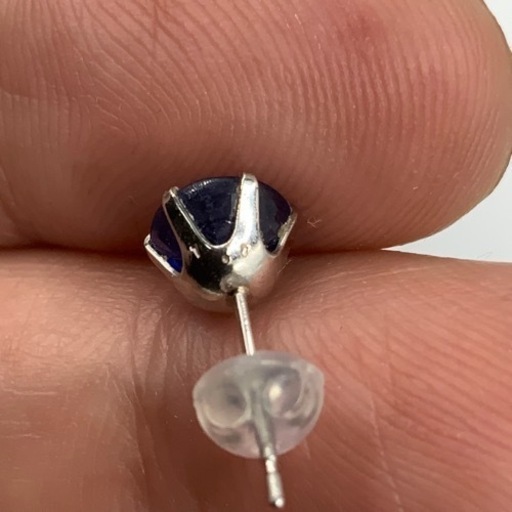 Pt900 プラチナ900 サファイヤ　2ct ピアス　1.1g