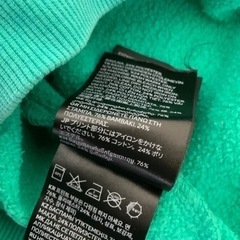 エイチアンドエム　H&M パーカー　サイズ122〜128センチ 写真アップしましたがフードから背中にかけて色褪せあります。の画像