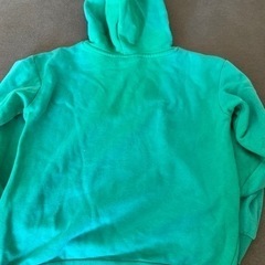 エイチアンドエム　H&M パーカー　サイズ122〜128センチ 写真アップしましたがフードから背中にかけて色褪せあります。の画像