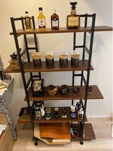 【取引中】民泊、上京など、黒と茶色を基調にした家具セット、ベッド、ソファー、机、棚、食器棚など