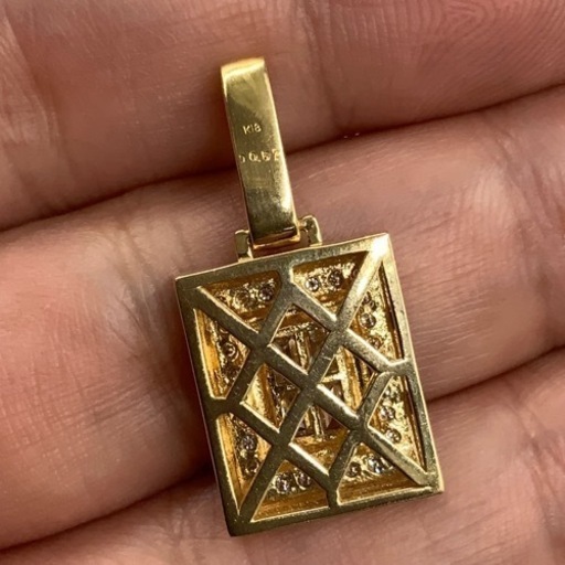 売り切れました。K18 18金　ダイヤモンド　ペンダント　バゲットダイヤ　4.6g ダイヤ　 0.57ct