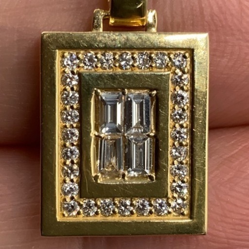 売り切れました。K18 18金　ダイヤモンド　ペンダント　バゲットダイヤ　4.6g ダイヤ　 0.57ct