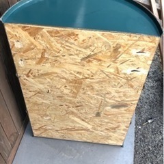 ドラム缶　テーブル　棚　レトロ感　おしゃれ棚　リメイクの画像