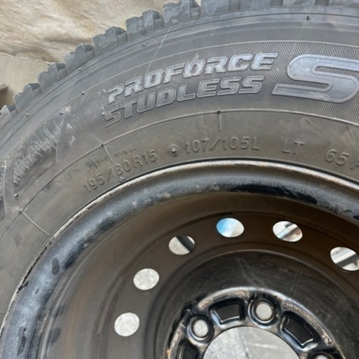 車のパーツ タイヤ、ホイール