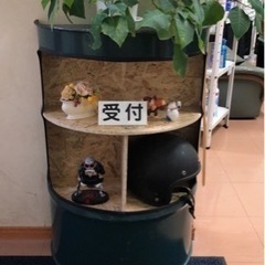 ドラム缶　テーブル　棚　レトロ感　おしゃれ棚　リメイクの画像