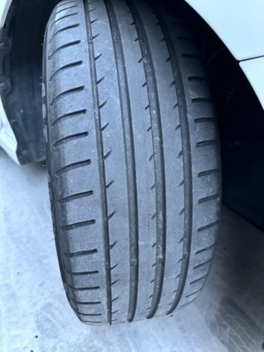 車のパーツ タイヤ、ホイール