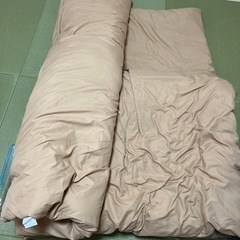 セミダブル掛け布団2枚あげます