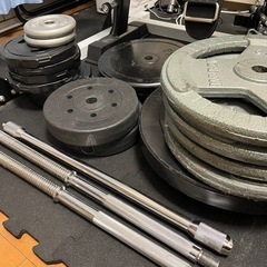 【総額14万円以上】パワーラック ラッドプルダウンオプション トレーニングベンチ プレート・シャフト多数 ベルト・クッション・ストッパーなど一式 ホームジムの画像