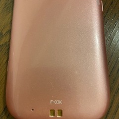 らくらくスマートフォン me（F-03K） の画像