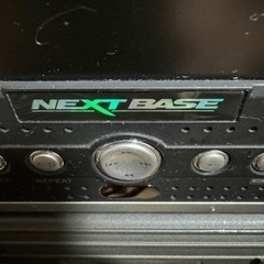 ポータブルDVDプレーヤーNEXT BASE 8.5インチの画像