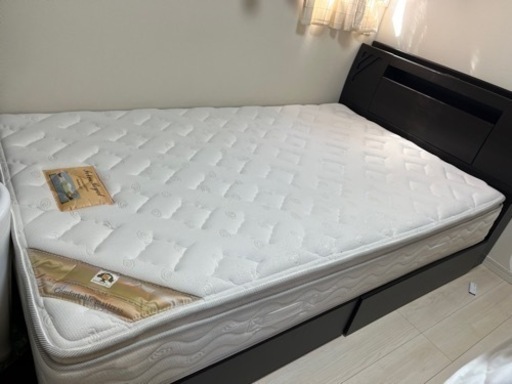 セミダブルベッド（焦茶色）