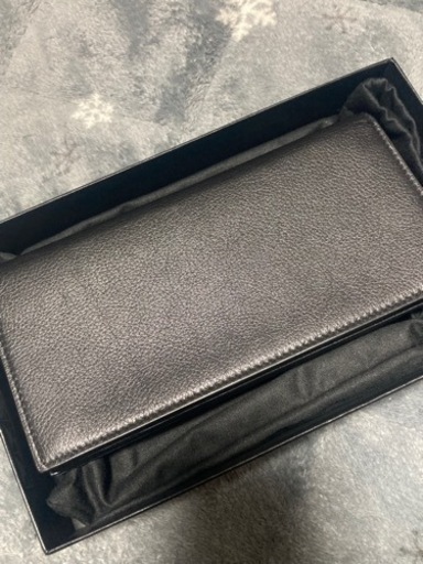 イヴサンローラン長財布