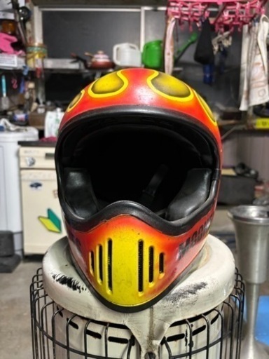 ヘルメット　アメリカン　ムーンアイズ