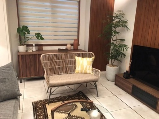 ドラマ「リコカツ」ラタンソファー