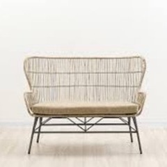 ドラマ「リコカツ」ラタンソファーの画像