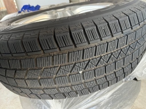 車のパーツ タイヤ、ホイール