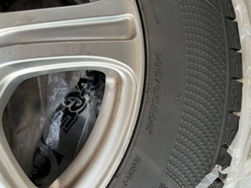 車のパーツ タイヤ、ホイール
