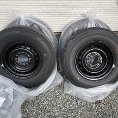 ハイエース夏タイヤ195/80R15 4本セットホイールキャップ付　