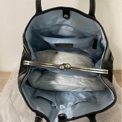 本物 COACH 本革 レザーがま口 トートバックレディースブラック柄の画像