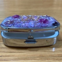 ハンドメイド　レジン　ピルケース　小物入れ　アクセサリーにもの画像