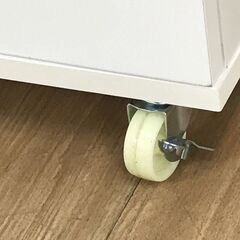 【新品】キャスター付き鏡面レンジ台(訳あり特価品)