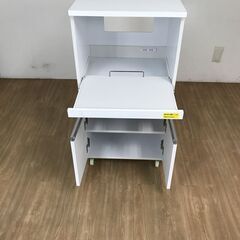 【新品】キャスター付き鏡面レンジ台(訳あり特価品)