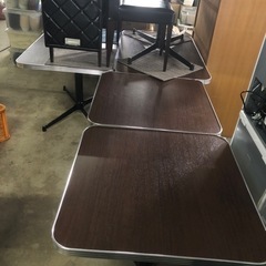 2台あります　業務用 ダイニングテーブル  75×75×70cmの画像