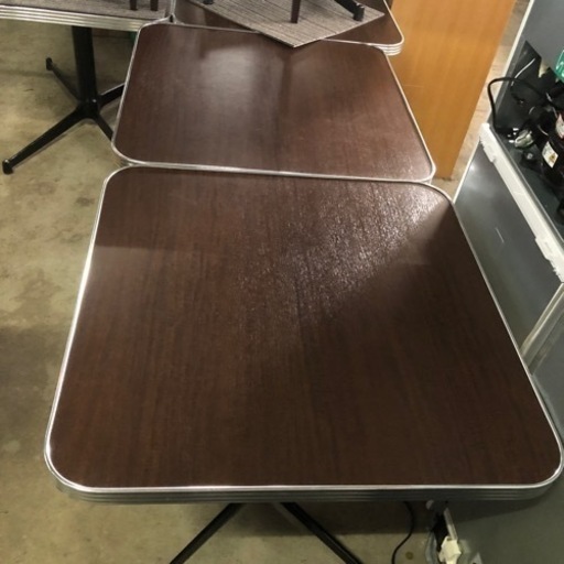 2台あります　業務用 ダイニングテーブル  75×75×70cm