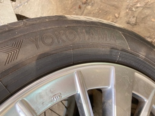 車のパーツ タイヤ、ホイール