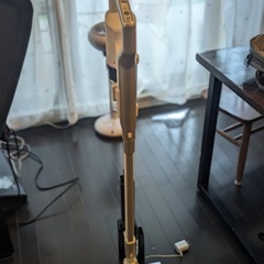 アイリスオーヤマ コードレス 充電式サイクロンスティッククリーナ...