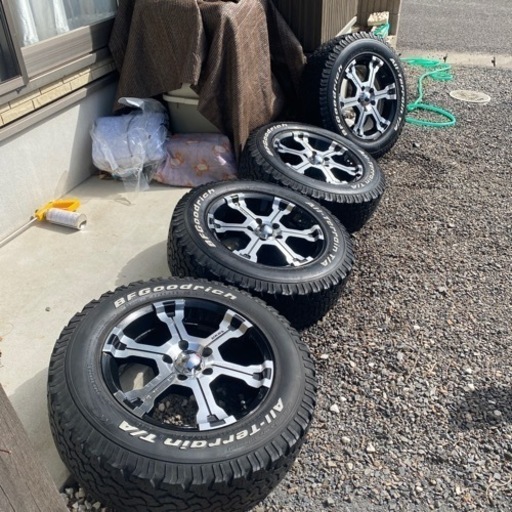 車のパーツ タイヤ、ホイール