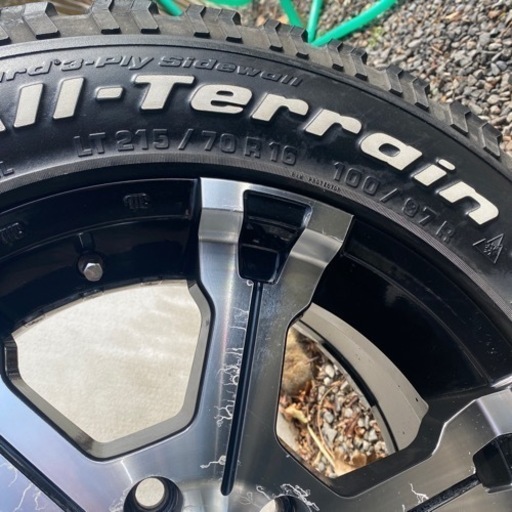 車のパーツ タイヤ、ホイール