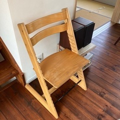 トリップトラップ　椅子