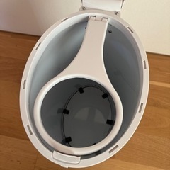 Ubbiおむつ用ゴミ箱 & OXOおしり拭きケースの画像