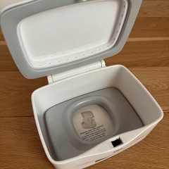Ubbiおむつ用ゴミ箱 & OXOおしり拭きケースの画像