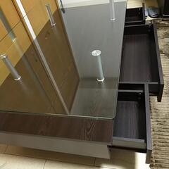 ガラステーブル　リビングテーブルの画像