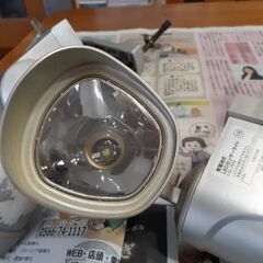 2個セット　乾電池式  人感センサーライト アイリスオーヤマ の画像