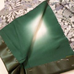 ★正絹★新品・未使用品★裄６８㎝★グレー基調に辻が花★の画像
