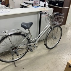 取引場所 南観音 A2403-540 DCM 6段変速自転車 28インチ 700x32C 鍵2組あり エアレス キズ、汚れ サビあり 前輪がハンドルとズレあります。の画像