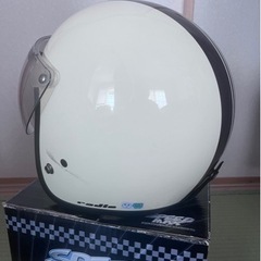 (取引中)ヘルメット　白　バイクの画像
