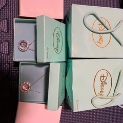 値下げ　ディズニーペアーネックレス