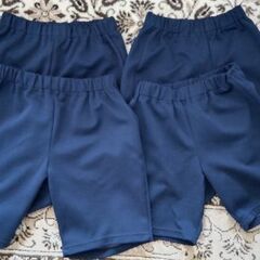 400円　体操服のズボン4枚