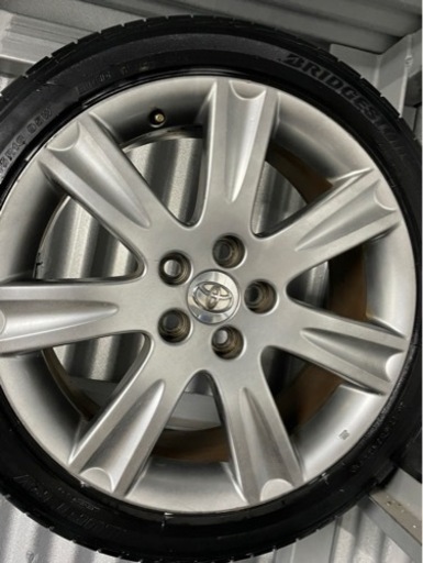 車のパーツ タイヤ、ホイール