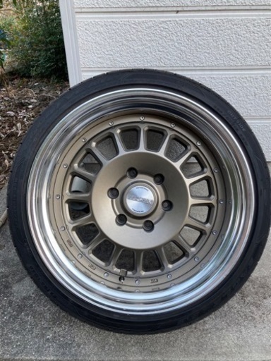 車のパーツ タイヤ、ホイール