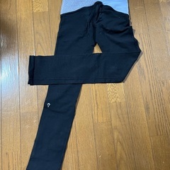 イヴィヴァレギンス黒