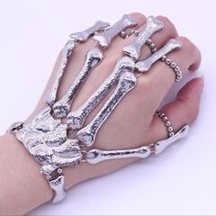 【新品未使用】スカルブレスレット　フリーサイズ　スケルトン　フィ...