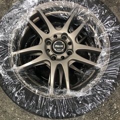 車のパーツ タイヤ、ホイール