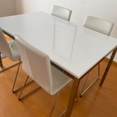 IKEA ダイニングテーブル&イスの画像
