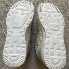 JUMPブランド　ハイカットスニーカー１度のみ室内で使用の画像