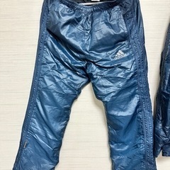 adidasウィンドブレーカー上下セットの画像